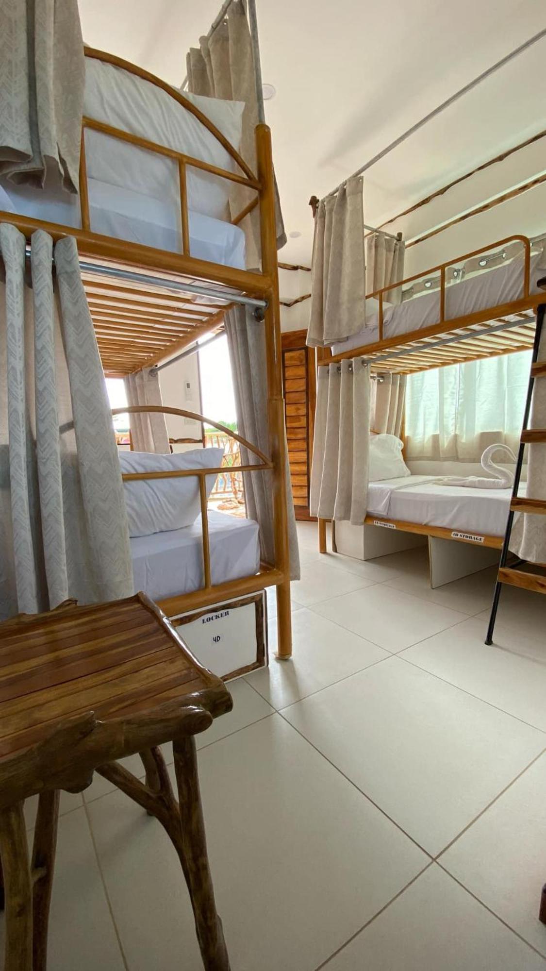 The Hat Trick Hostel Basdiot Exteriér fotografie